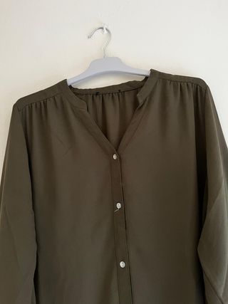 ZARA Blusa Fluida Verde Oliva Oversize |