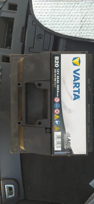 Batería Varta B20 12V 45Ah 400A