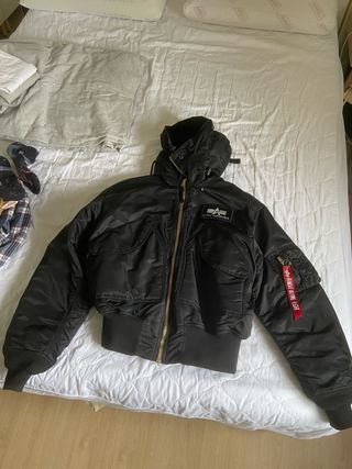 Chaqueta Alpha Industries Negra, Capucha Talla L