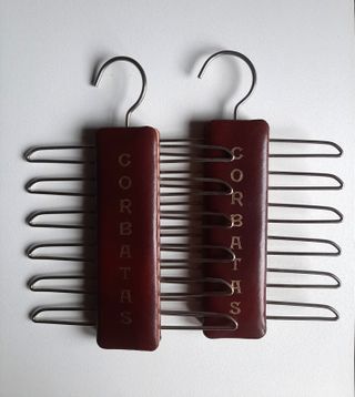 Organizzatore per cravatte in pelle marrone