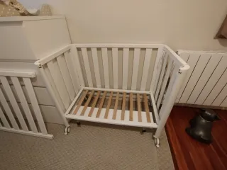 Minicuna Doco cotinfant blanca con ruedas 50x90.