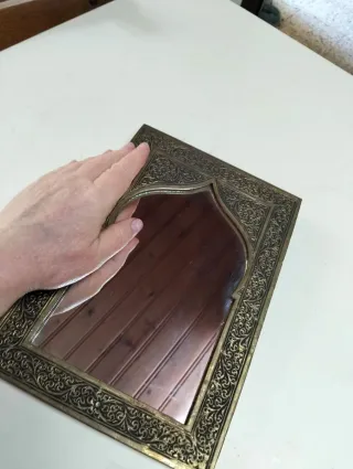 Specchio arabo in metallo dorato e cristallo