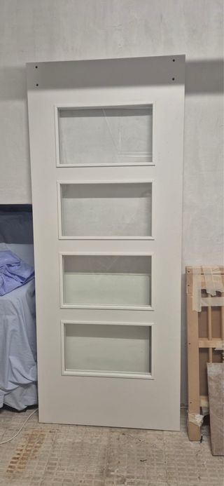 puerta interior blanca corredera y herrajes