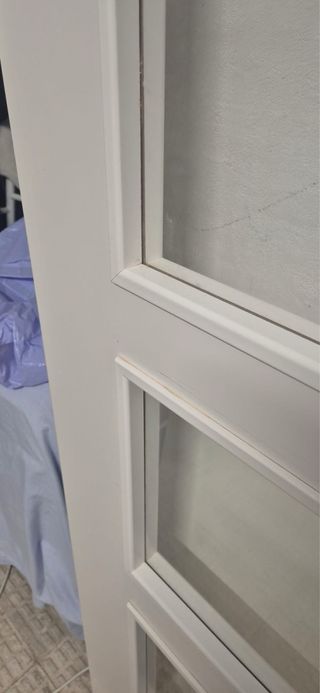 puerta interior blanca corredera y herrajes