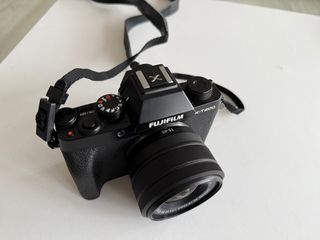Cámara fujifilm xt-200 + accesorios