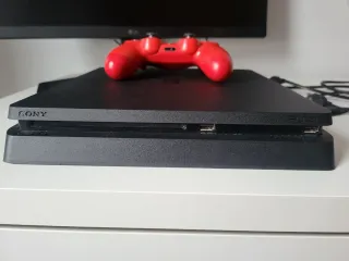 PS4 410GB Slim + Controller Rosso + Cavi