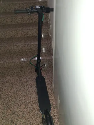 Patinete Eléctrico Negro y Verde