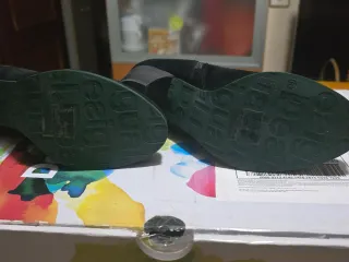 Botas altas Desigual negras y verdes