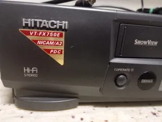 Reproductor de vídeo VHS de la marca Hitachi
