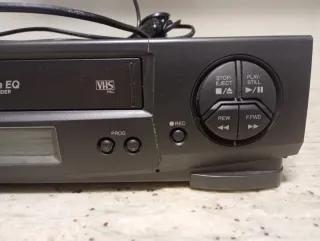 Reproductor de vídeo VHS de la marca Hitachi