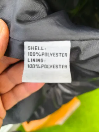 Abrigo chubasquero mujer negro