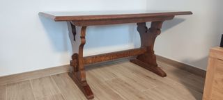 Mesa de comedor de madera maciza