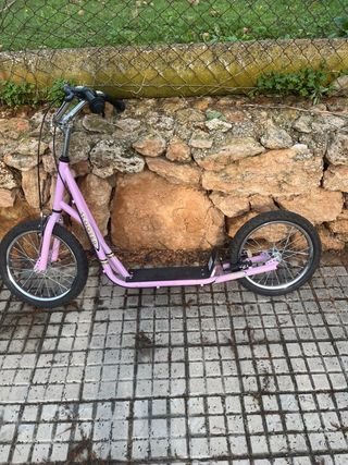 Patinete rosa ruedas grandes