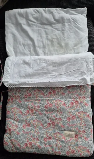 Sacco per fasciatoio con stampa floreale e imbottitura removibile. Gabis