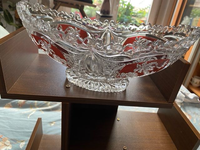 Centro de cristal con dragones rojos