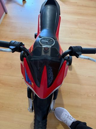 Moto elettrica per bambini rossa