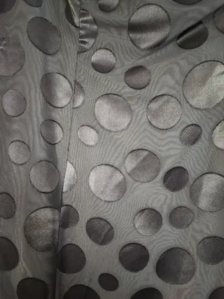 Vestido palabra de honor negro topos