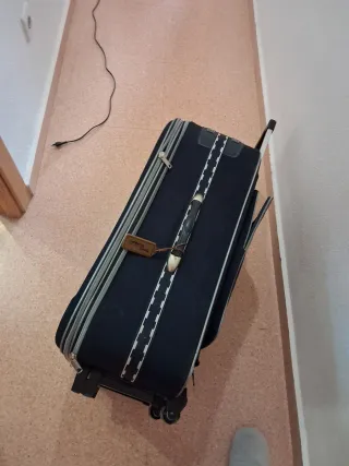 Maleta Gladiator azul marino- Muy Buen Estado