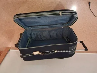 Maleta Gladiator azul marino- Muy Buen Estado