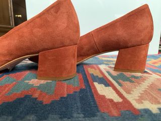 Salón ante Zara color caldera