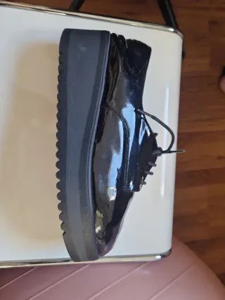 Zapatos charol negros cordones