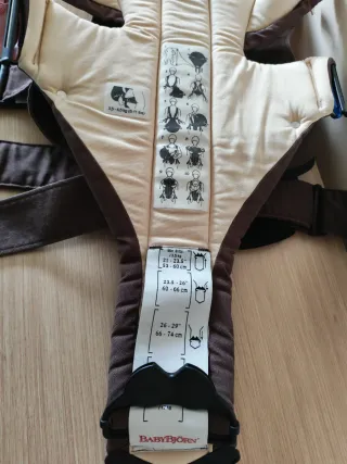 Mochila porteo BabyBjörn marrón