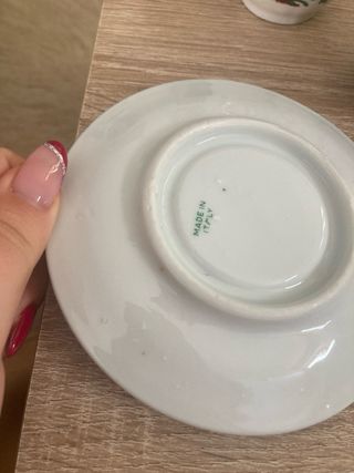 2 tazzine con 1 piattino floreale