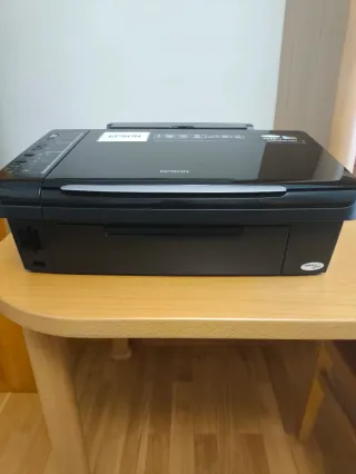 Impresora y escaneadora Epson Negra
