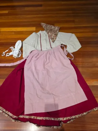 Traje regional talla 38 y alpargatas talla 39