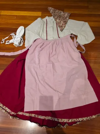 Traje regional talla 38 y alpargatas talla 39