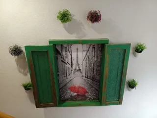 Ventana antigua restaurada decorativa