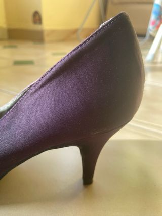 Zapatos de tacón morados MENBUR con lazo