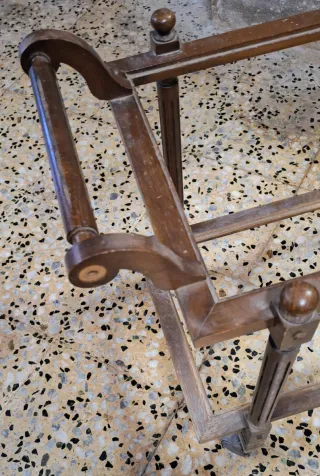 Camarera de madera para restaurar