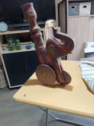 Portacandele elefante in legno con ruote