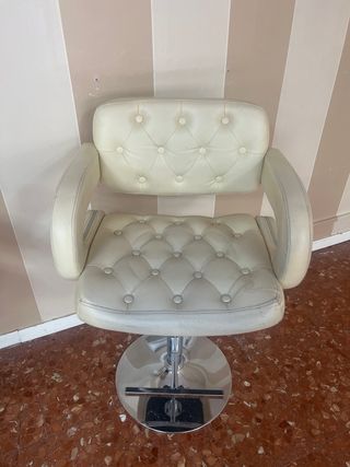 Pareja de taburetes polipiel beige capitoné