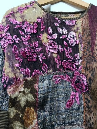 Blusa manga larga retro flores y leopardo