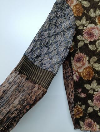 Blusa manga larga retro flores y leopardo