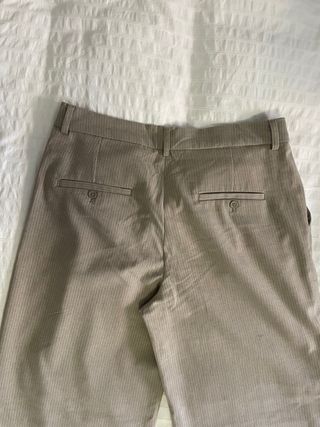 Pantalones de pinza campana beige y gris