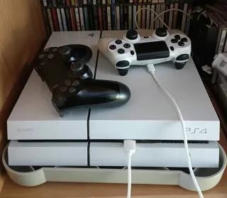 Consola Sony PS4 Blanca