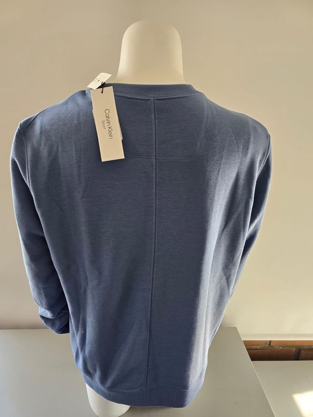 Sudadera Calvin Klein azul con etiquetas