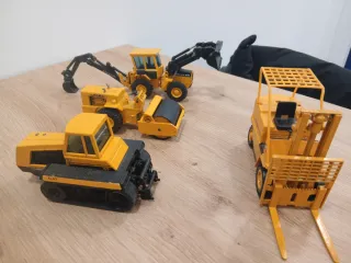 Maquinaria de construcción de juguete