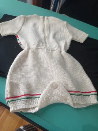 Ropita tejida para muñeca