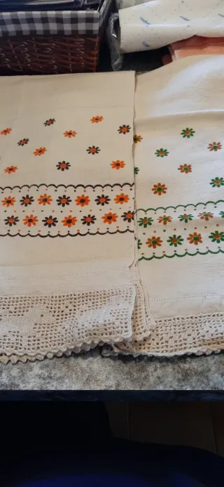 2 canovacci vintage con uncinetto