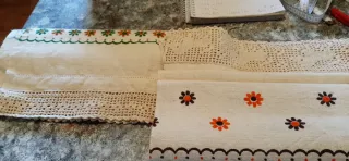 2 canovacci vintage con uncinetto