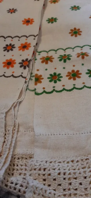 2 canovacci vintage con uncinetto