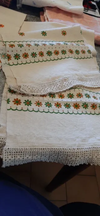 2 canovacci vintage con uncinetto