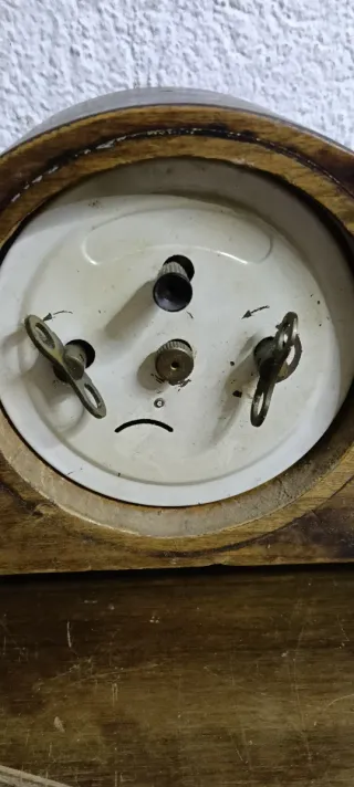 Sveglia d'epoca in legno Junghans Germania