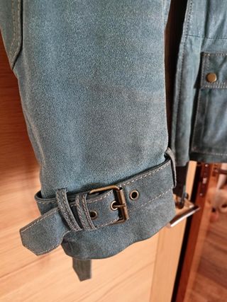 Chaqueta de piel azul