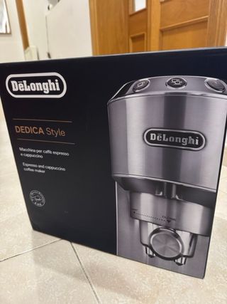 Cafetera DeLonghi Dedica Roja