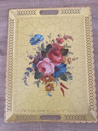 Vassoio antico in ferro decorato fiori